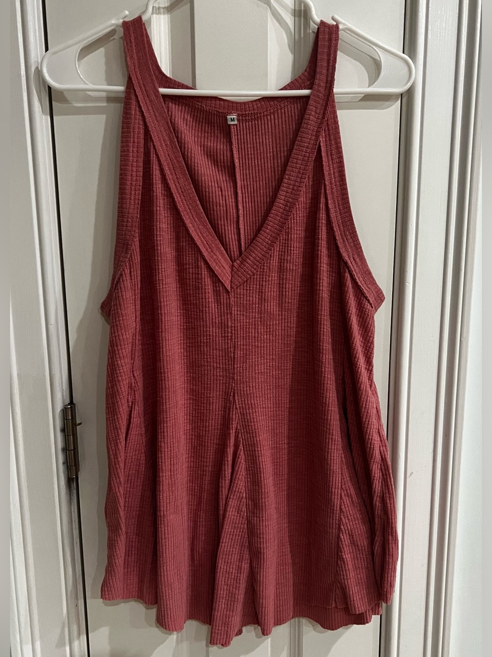 Womens Ribbed Knit V-Neck Flowy Tank Top Sleeveless Halter Back Rose Medium